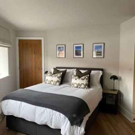 New Modern Studio Apartment Near To City Centre ساليزبري المظهر الخارجي الصورة