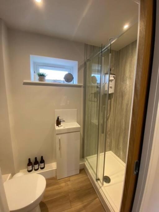 New Modern Studio Apartment Near To City Centre ساليزبري المظهر الخارجي الصورة